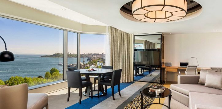 deluxe-suite-bosphorus-view-room-6-2