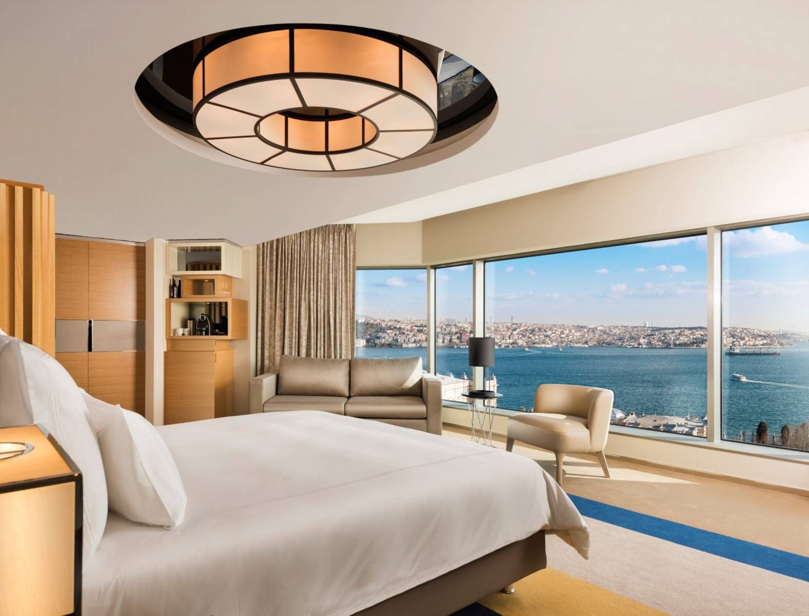 corner-room-bosphorus-view-bedroom-2jpg